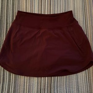 Outdoor Voices skirt with built in spandex- Size small